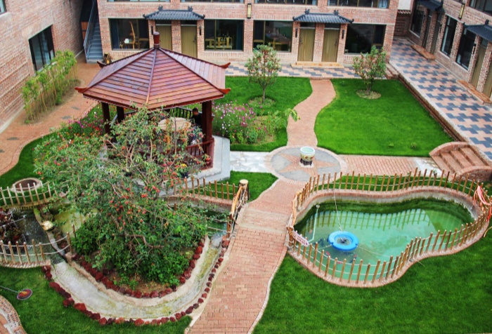 燕歸成畫，你來成詩；燕歸成畫，你來成歌……